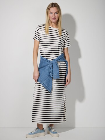 MORE & MORE Dress in White: front