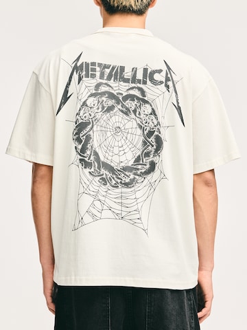 Pull&Bear Shirt in White: front