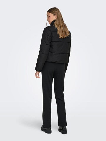 JDY Winter jacket 'JDY JDYNEWERICA LIFE JKT OTW - 15213591' in Black