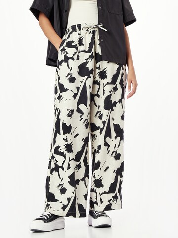 TOPSHOP Loosefit Broek in Zwart: voorkant