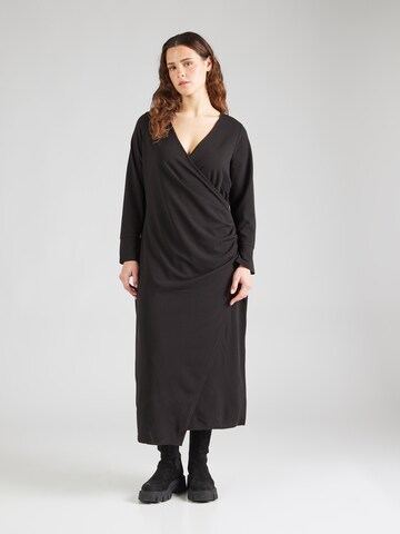 Abito di Vero Moda Curve in nero: frontale