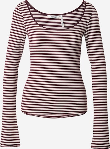 Monki Shirt in Red: front