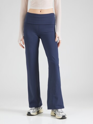 Flared Pantaloni sportivi 'ONE' di NIKE in blu: frontale