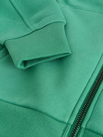 Hanorac de la Next pe verde