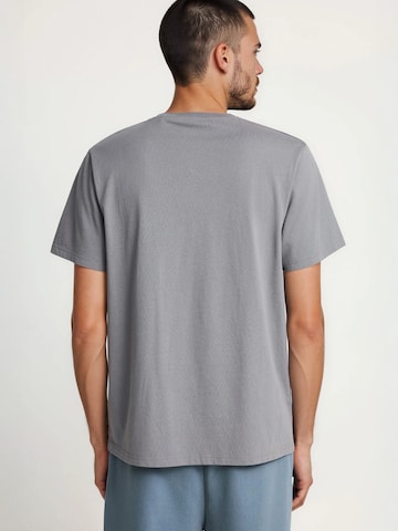 Funky Buddha T-shirt i grå