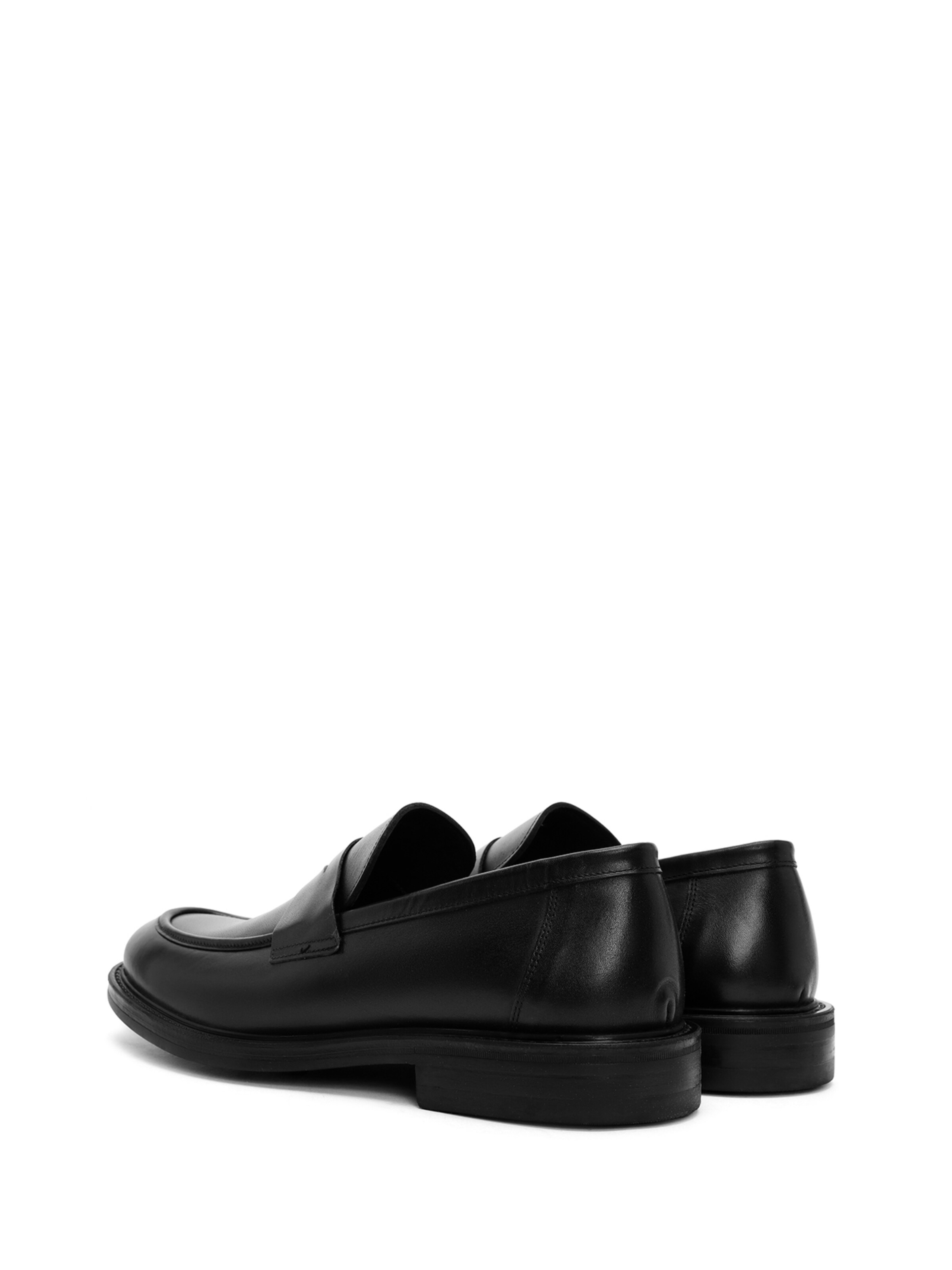 Derimod Moccasin in Black