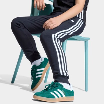 ADIDAS ORIGINALS Tapered Pants in Black