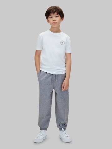 Calvin Klein Jeans Baggy Sporthose in Grau