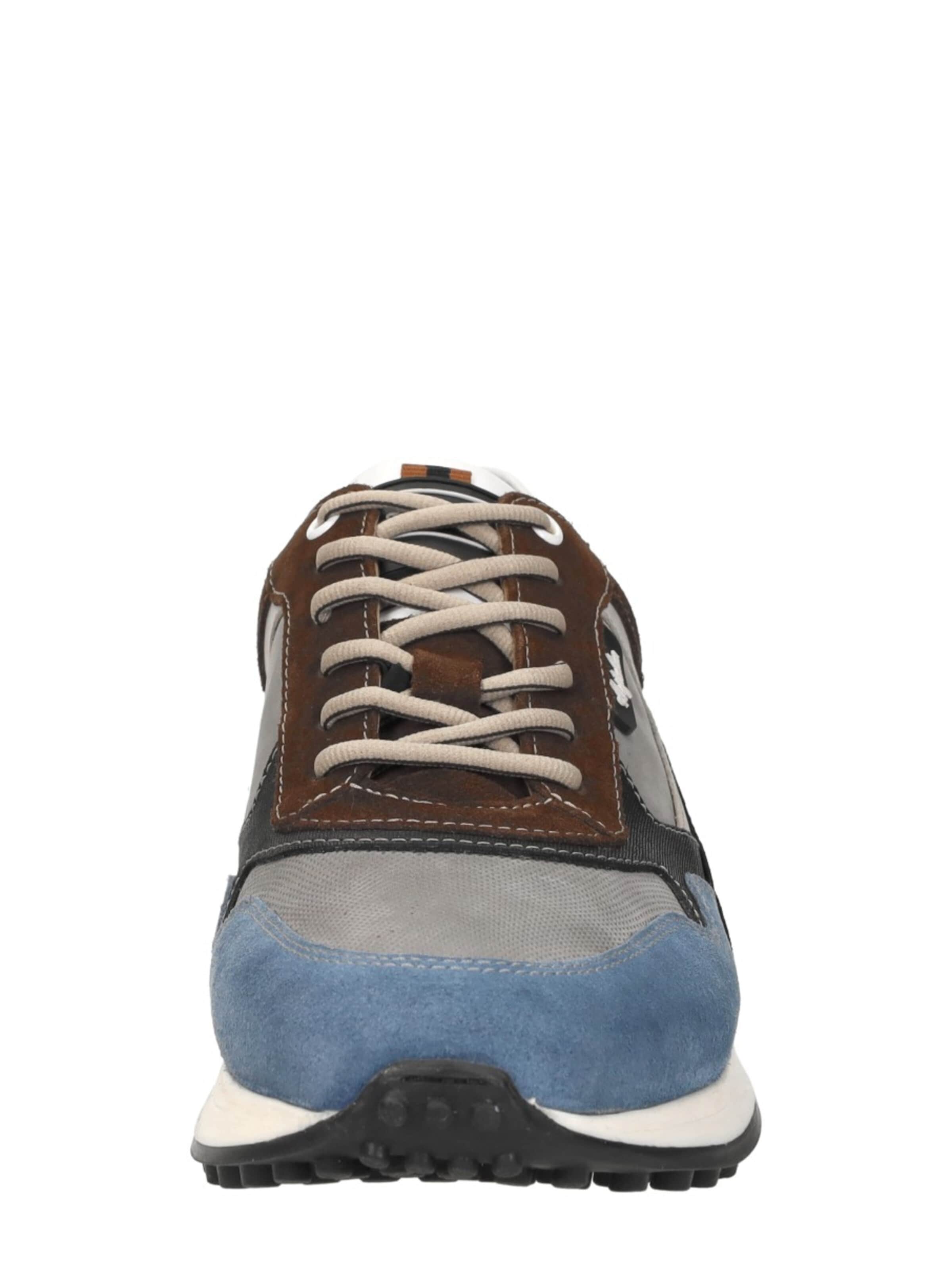 Australian Platform trainers 'Yamato' in Blue