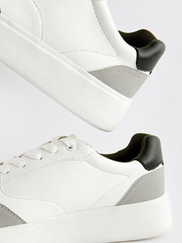 Baskets basses Next en blanc