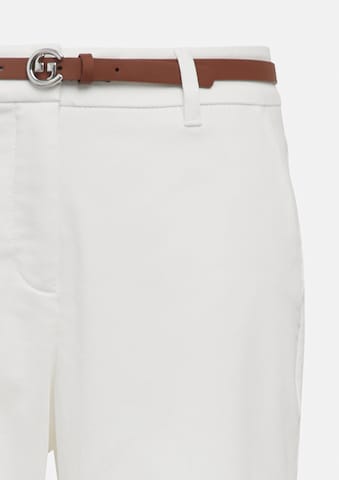 Slimfit Pantaloni eleganți de la COMMA pe alb