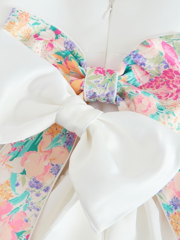 LAURA ASHLEY Jurk in Wit