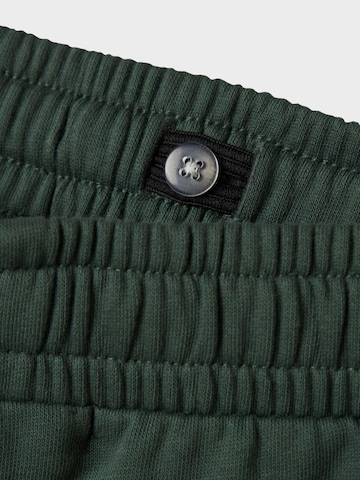 Effilé Pantalon NAME IT en vert