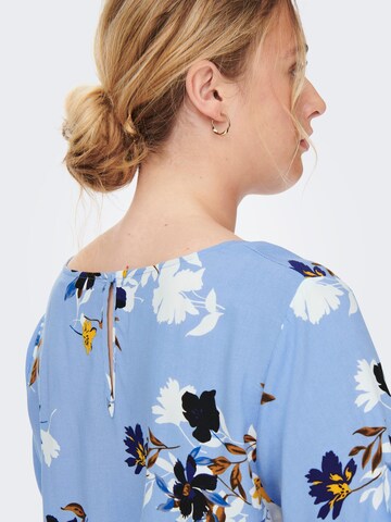 ONLY Carmakoma - Blusa 'Anita' em azul