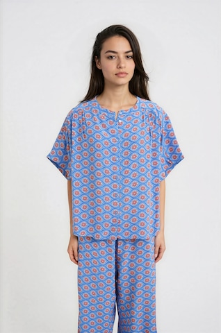 Smith&Soul Blouse in Blue: front