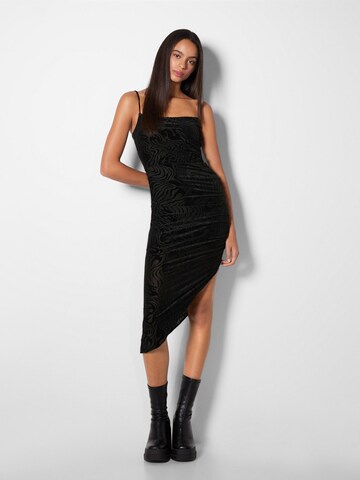 Bershka Kleid in Schwarz