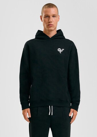 QS Sweatshirt in Zwart: voorkant