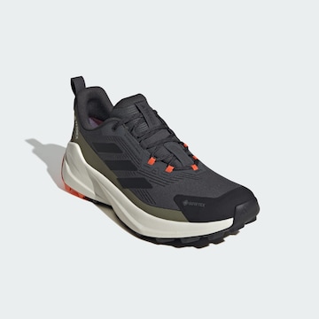 Chaussure basse 'Trailmaker 2.0' ADIDAS TERREX en gris