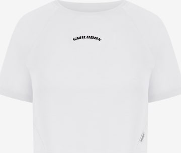 T-shirt 'Nalani' Smilodox en blanc : devant