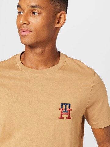 TOMMY HILFIGER Bluser & t-shirts i brun