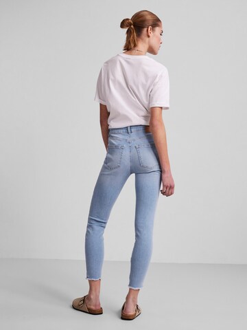 Skinny Jean 'Delly' PIECES en bleu