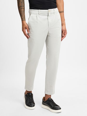 Pantalon chino Aygill's en gris : devant