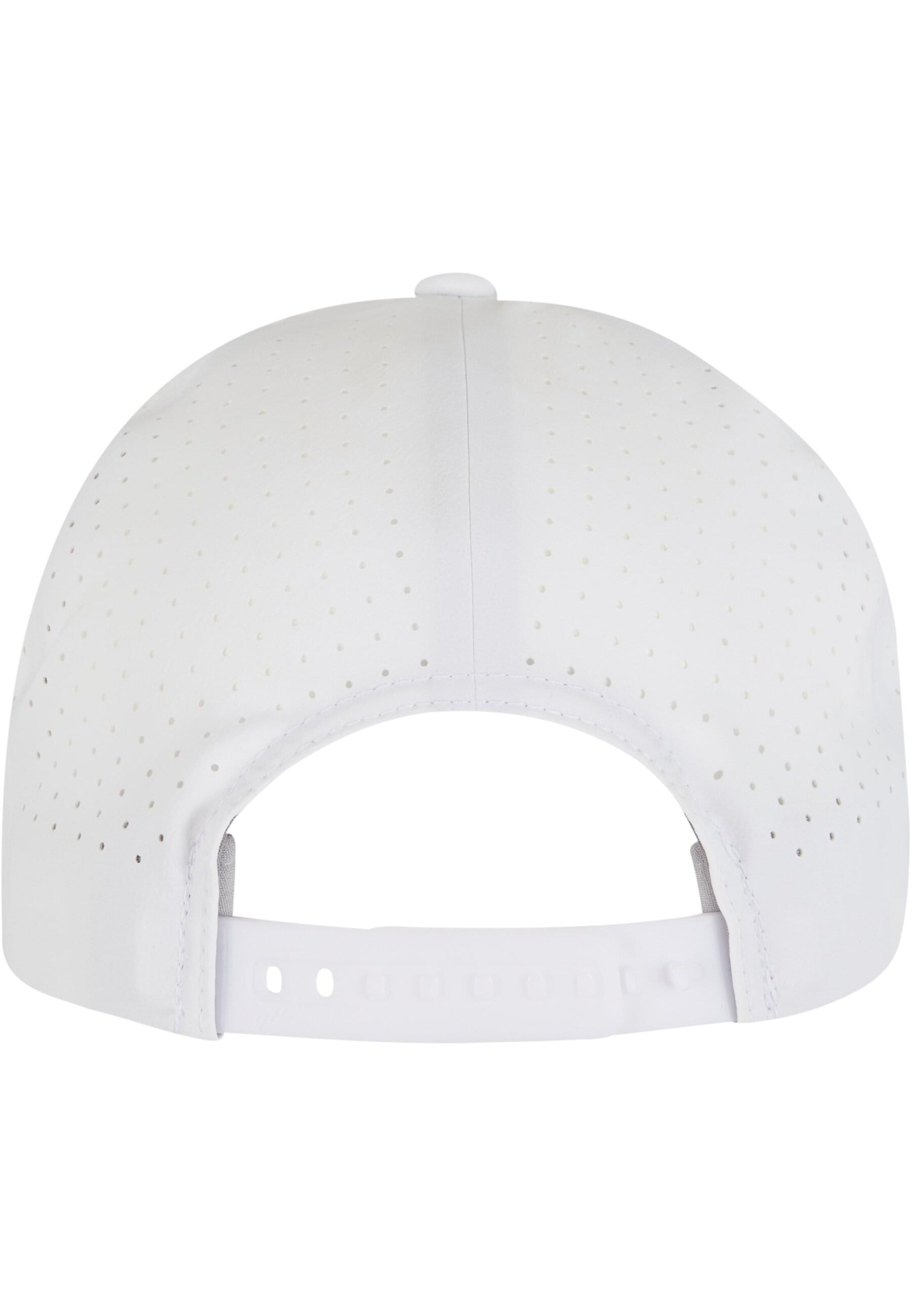 Șapcă 'Delta' de la Flexfit pe alb