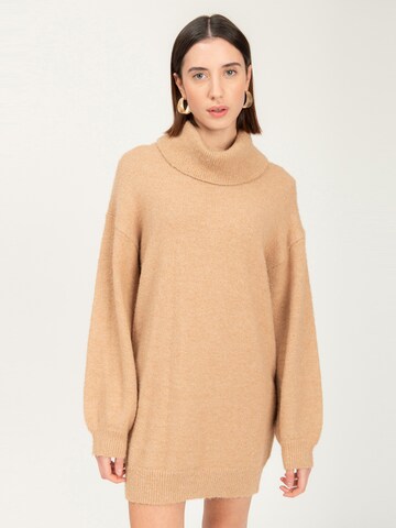 Influencer Pullover in Beige: Vorderseite