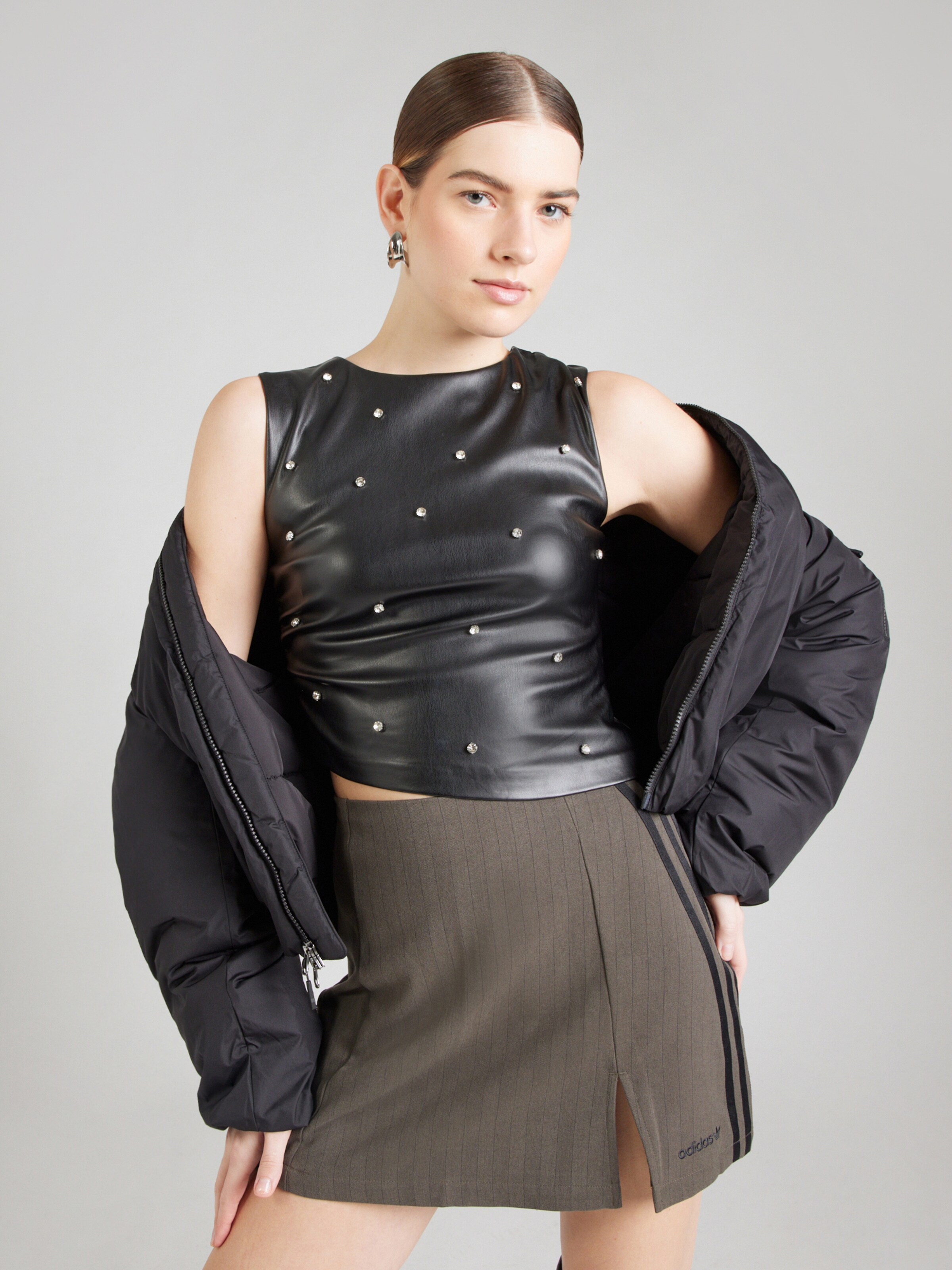 Haut Tally Weijl Clouté Motif Crâne Avec Casque DJ - Noir Et Rose - Taille M - Polyester - Occasion Très Bon état