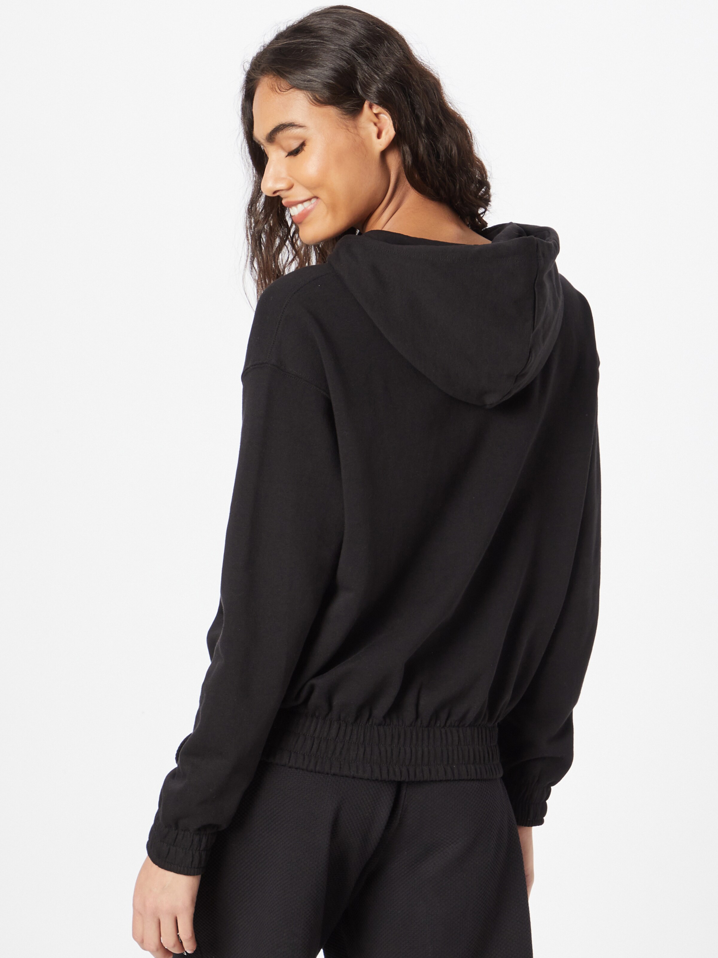 Frauen Sweat PUMA Sweatshirt in Schwarz - BL03413 Frauen Sweat PUMA Sweatshirt in Schwarz - BL03413