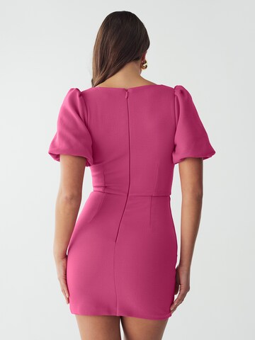 Abito da cocktail 'GOLDIE' di BWLDR in rosa: dietro