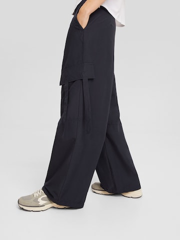 Bershka Wide Leg Hose in Grau