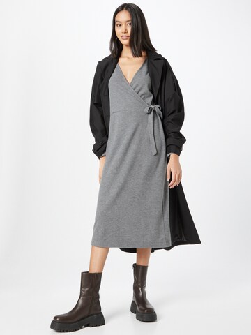 ESPRIT Kleid in Grau