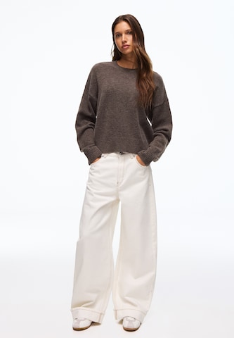 Bershka Pullover in Braun