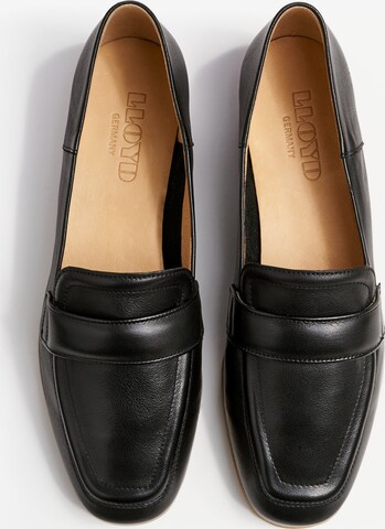 LLOYD Classic Flats in Black