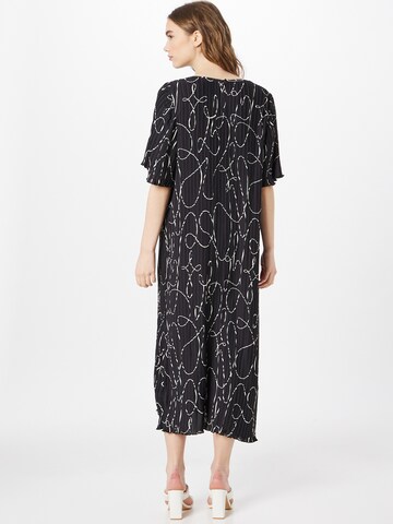 NA-KD Kleid in Schwarz