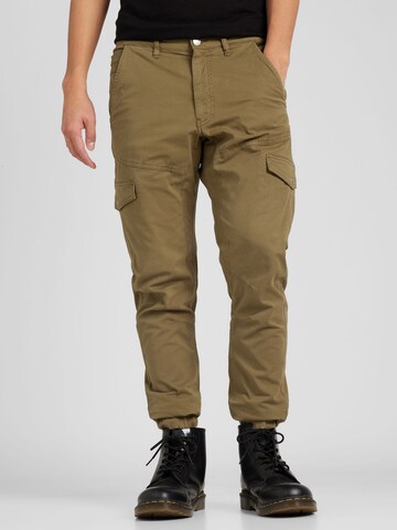 GUESS Tapered Cargo Pants 'New Kombat' in Green: front