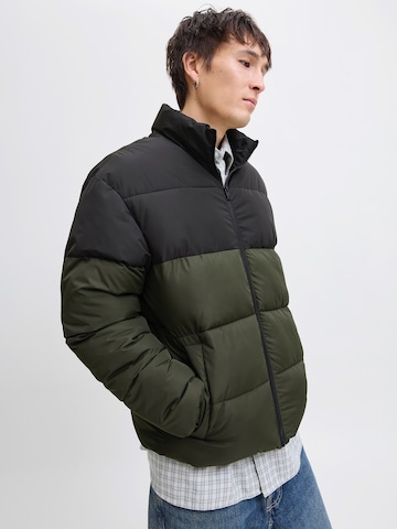 Geacă de iarnă 'JJMAZE' de la JACK & JONES pe verde: față