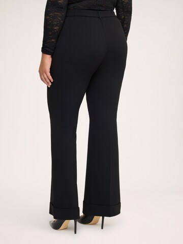 évasé Pantalon Fiorella Rubino en noir