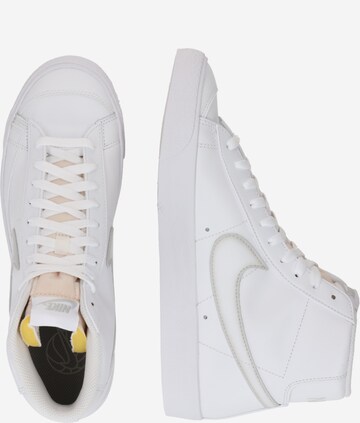 Sneaker alta 'BLAZER MID '77' di Nike Sportswear in bianco