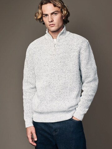 Next Sweter w kolorze biały: przód