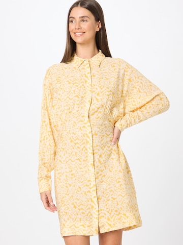 SECOND FEMALE Shirt Dress in Yellow: front
