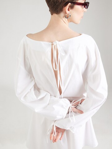 Robe 'Nile' WEEKDAY en blanc