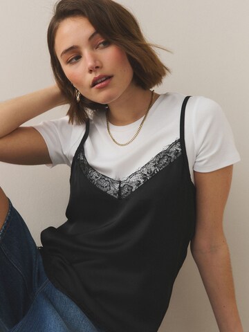 Next T-Shirt in Schwarz: Vorderseite