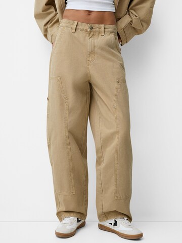Bershka Loosefit Housut värissä beige: etupuoli