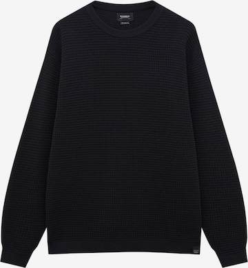 Pulover de la Pull&Bear pe negru: față