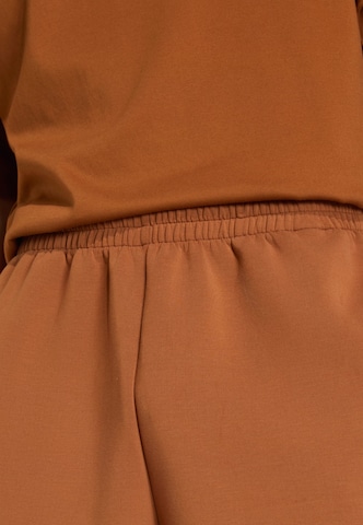 ADIDAS SPORTSWEAR - Loosefit Pantalón deportivo 'Lux' en marrón