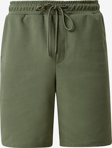 QS Regular Trousers in Green: front