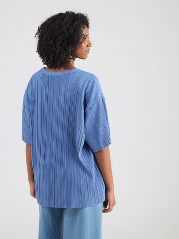 Chemisier ONLY Carmakoma en bleu
