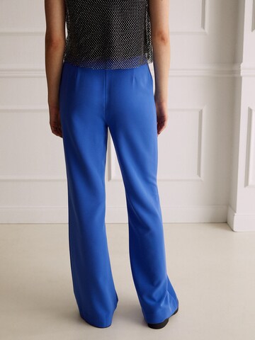 Guido Maria Kretschmer Women Flared Trousers 'Milensa' in Blue